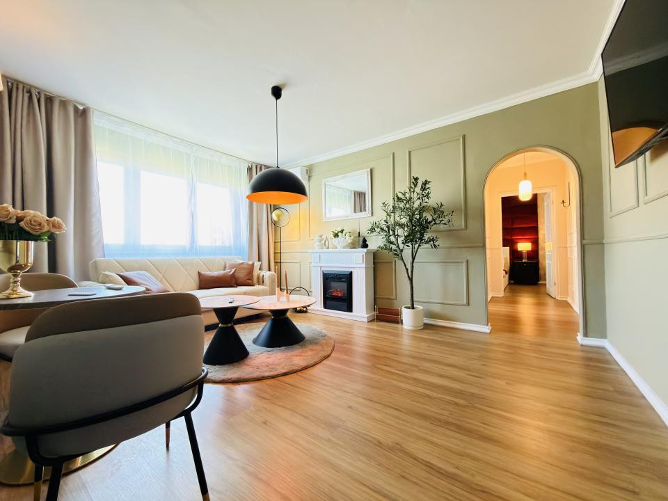 Apartament 3 camere, 50 mp, etaj 3 - Zona Cetatii