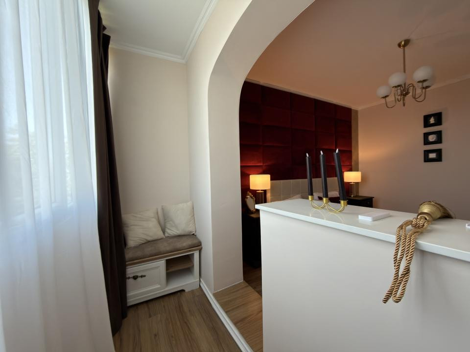 Apartament 3 camere, 50 mp, etaj 3 - Zona Cetatii