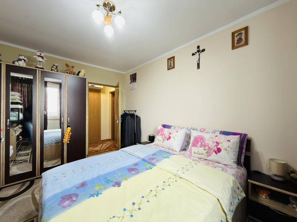 Apartament 2 camere, semidecomandat, etaj 7 - zona Sagului 