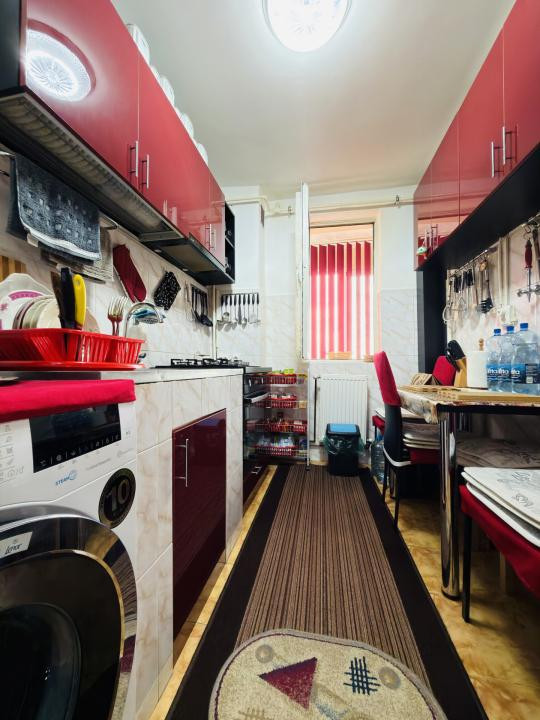 Apartament 2 camere, semidecomandat, etaj 7 - zona Sagului 