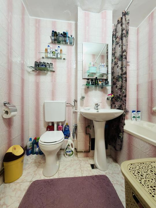 Apartament 2 camere, semidecomandat, etaj 7 - zona Sagului 