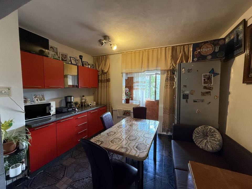 Apartament cu 2 camere, decomandat, 50 mp utili, etaj 3 - Soarelui