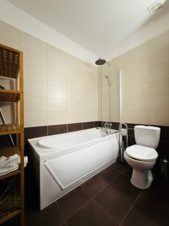 apartament 2 camere, decomandat 67mp utili, zona Lipovei 