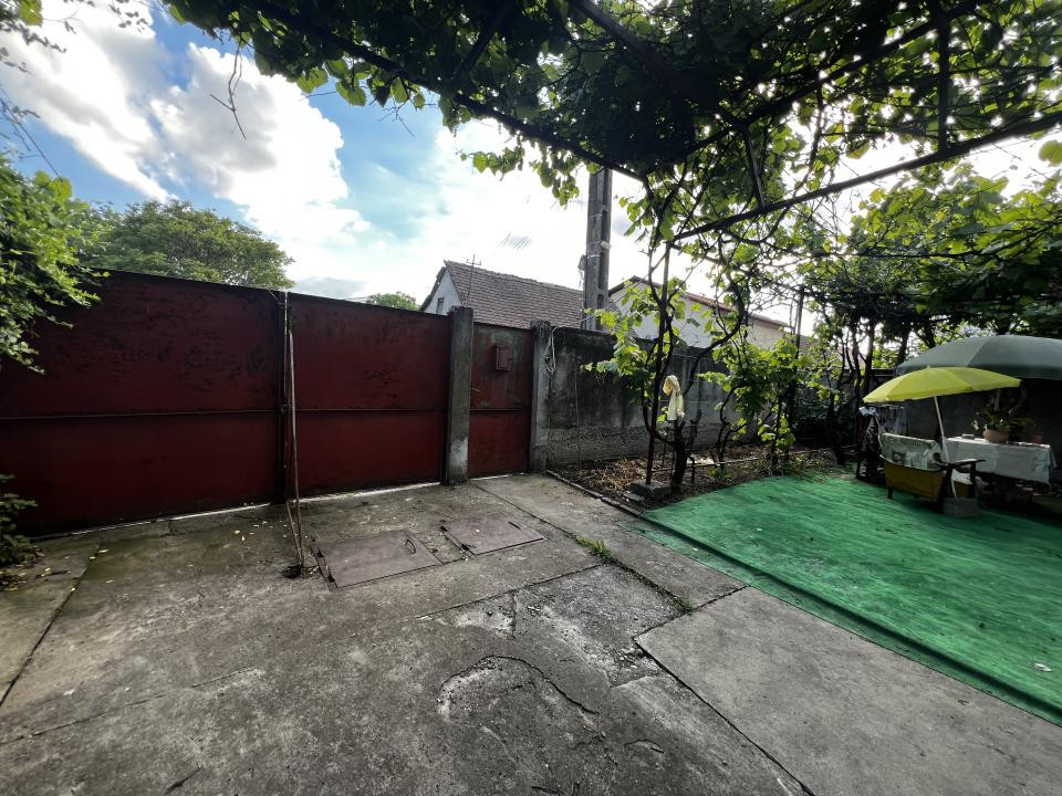 Casa cu teren mare si 33 ml Front stradal - Zona Bogdanestilor Timisoara