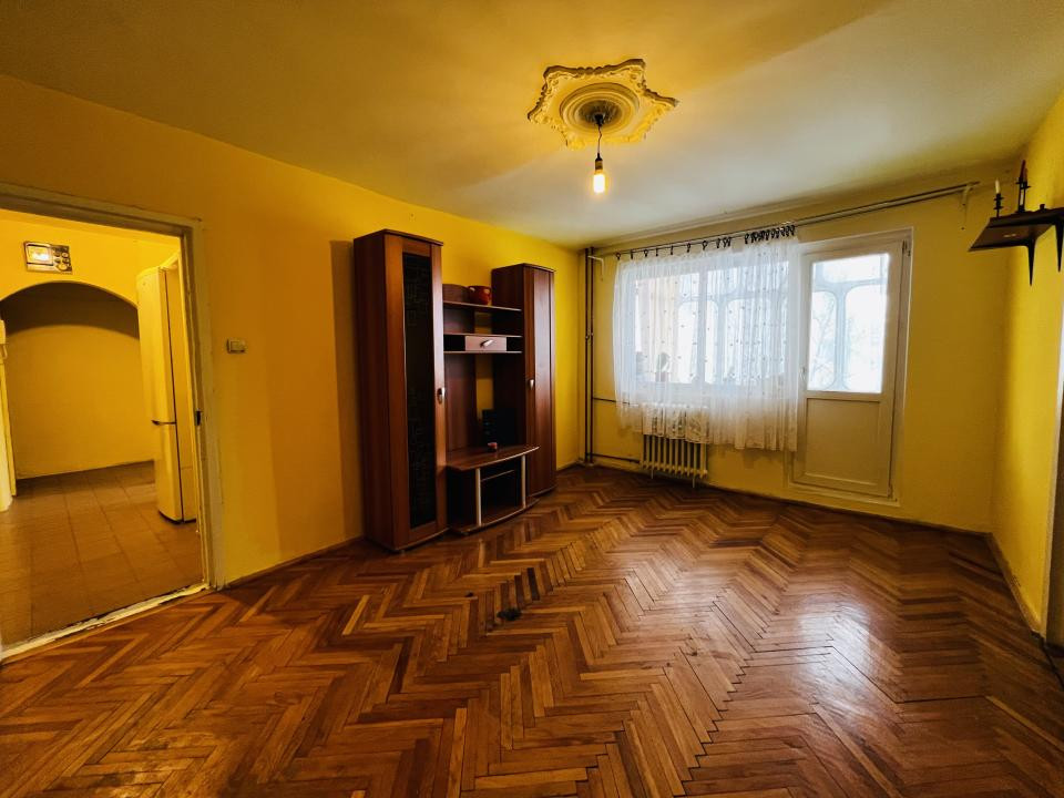 Apartament 4 Camere - Et 1 -  Zona Girocului