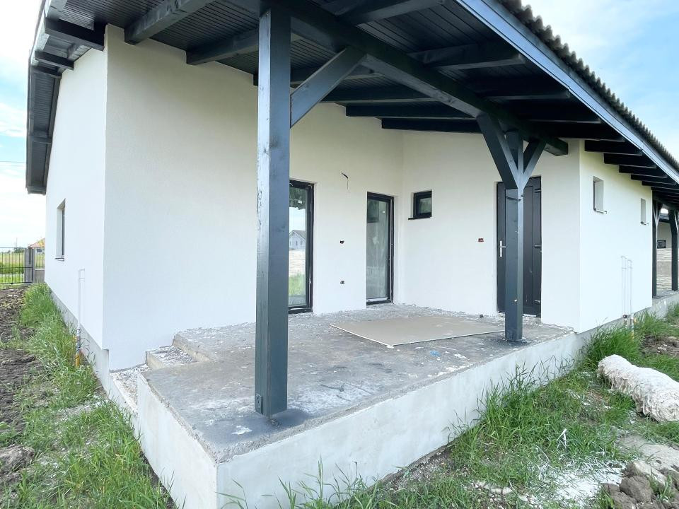 Duplex 3 camere cu toate utilitatile, 72mp utili, 375mp teren - Mosnita