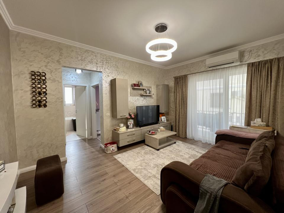  Apartament cu 3 camere, etaj 1/3, 68 mp utili + balcon - Giroc