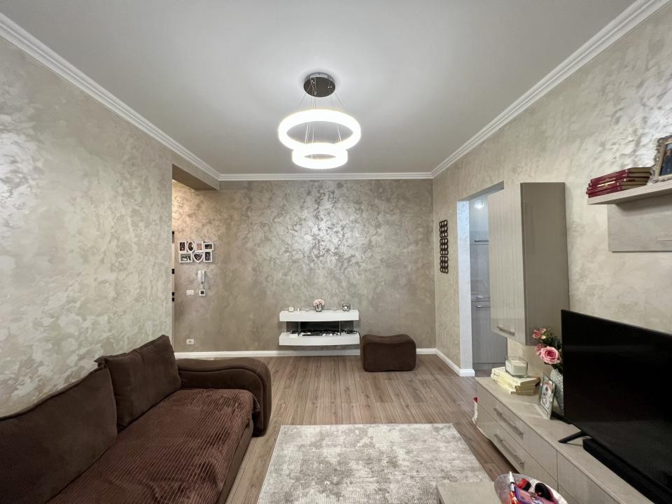  Apartament cu 3 camere, etaj 1/3, 68 mp utili + balcon - Giroc