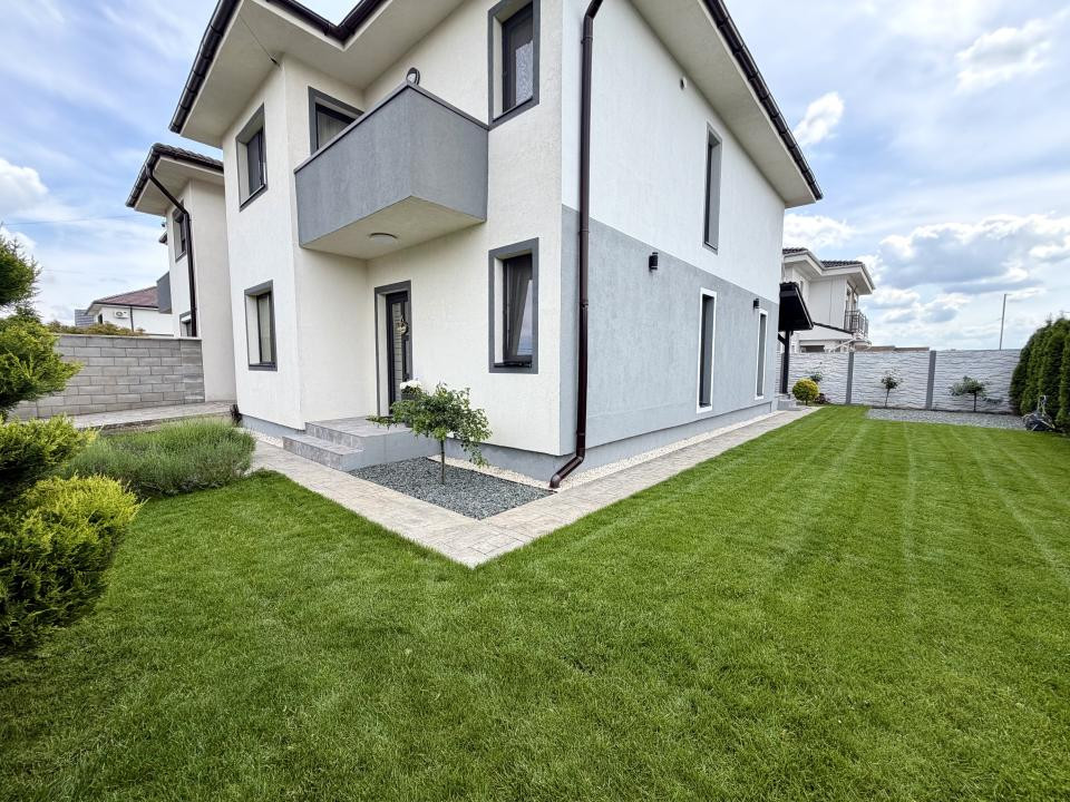 Duplex despartit prin garaj, 5 camere, 137 mp utili - Dumbravita