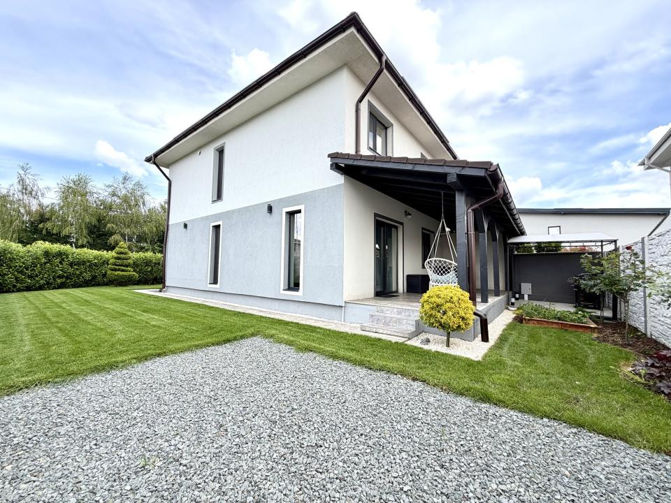Duplex despartit prin garaj, 5 camere, 137 mp utili - Dumbravita