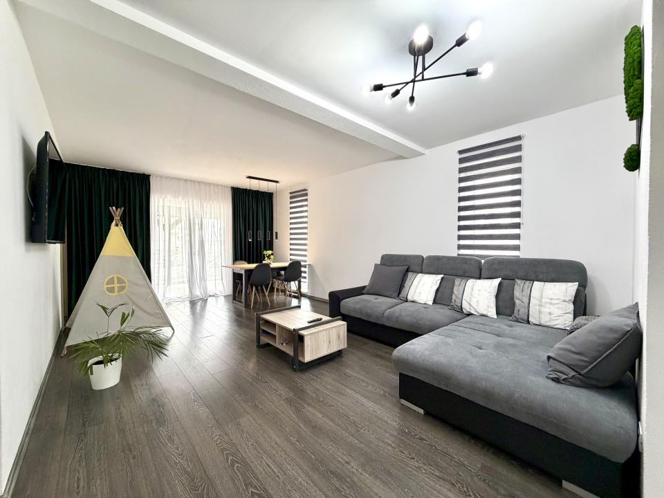 Duplex despartit prin garaj, 5 camere, 137 mp utili - Dumbravita