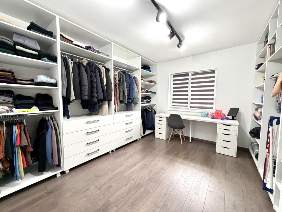 Duplex despartit prin garaj, 5 camere, 137 mp utili - Dumbravita