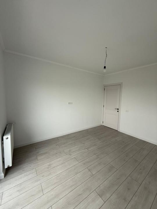 Duplex despărțit prin garaj- 4 Dormitoare- Zona Centrala - Dumbravita
