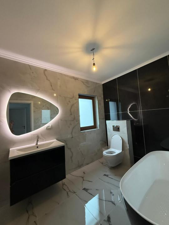 Duplex despărțit prin garaj- 4 Dormitoare- Zona Centrala - Dumbravita