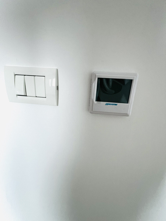 Duplex despărțit prin garaj, cu 5 camere - Zona Centrala - Dumbravita