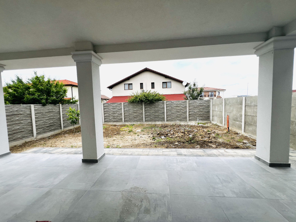 Duplex despărțit prin garaj, cu 5 camere - Zona Centrala - Dumbravita