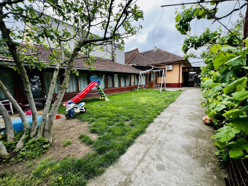 Casa individuala 5 camere si teren 1187 mp - Zona Mehala Timisoara