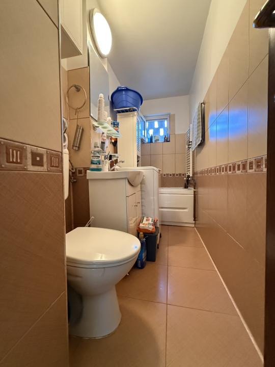 Apartament cu o camera, decomandat, etaj 4 din 5, boxa proprie - Sagului