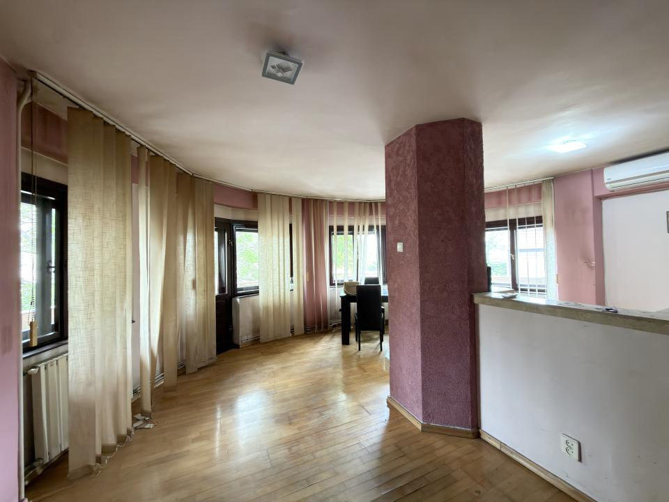 Apartament 3 camere, decomandat, etaj 1, zona Dorobantilor 