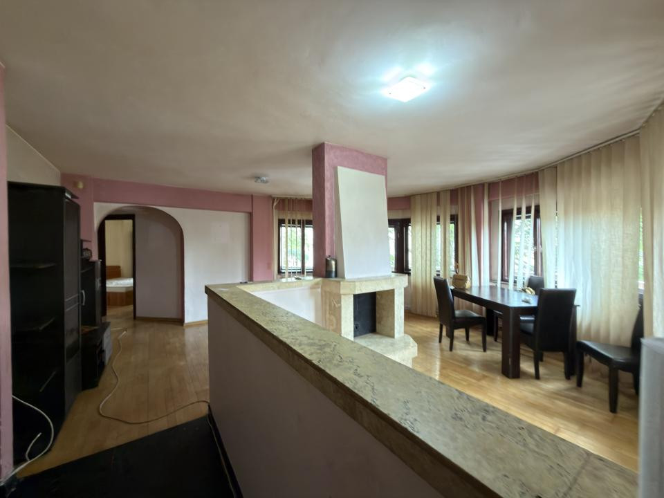 Apartament 3 camere, decomandat, etaj 1, zona Dorobantilor 