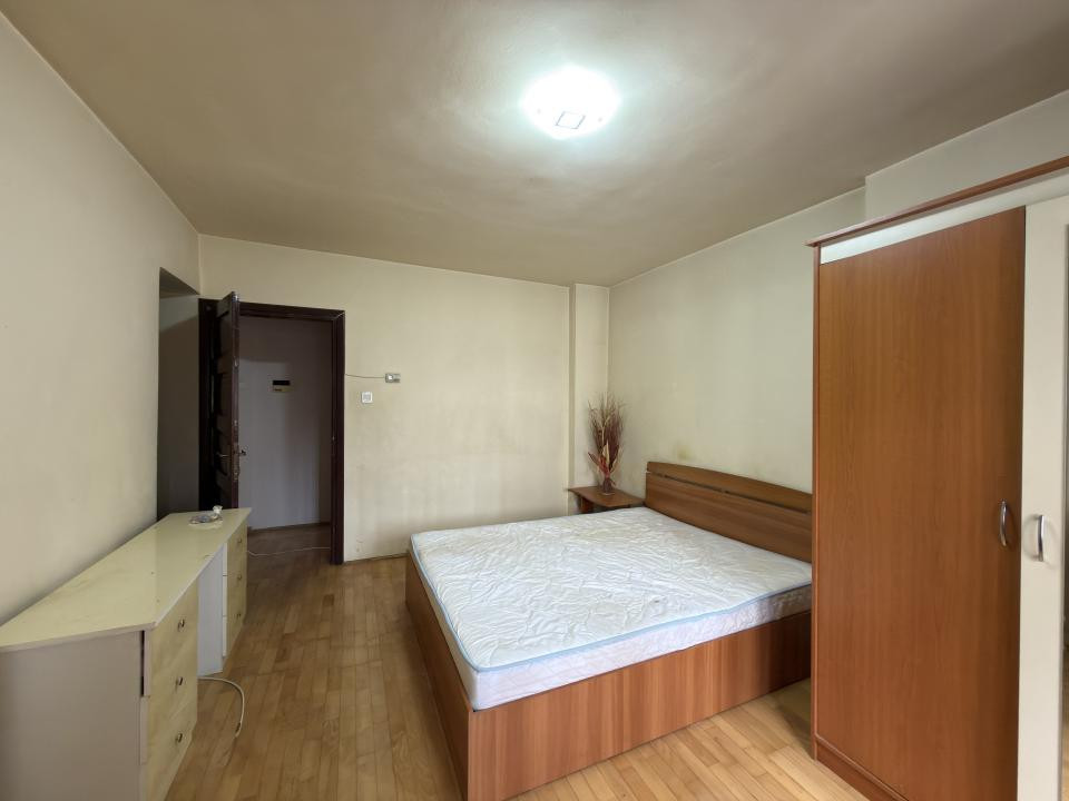 Apartament 3 camere, decomandat, etaj 1, zona Dorobantilor 