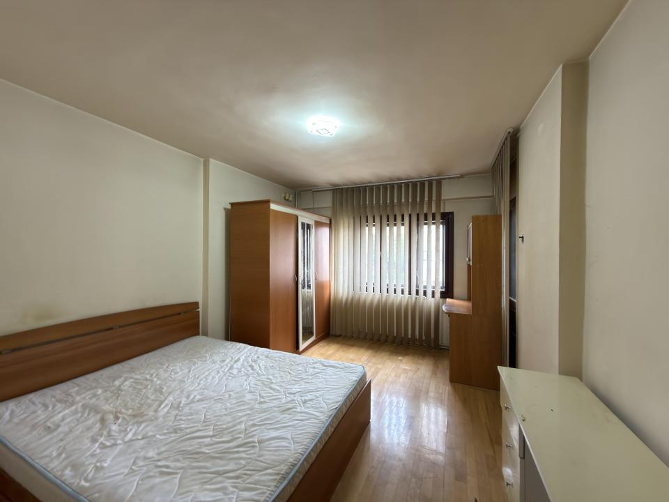 Apartament 3 camere, decomandat, etaj 1, zona Dorobantilor 