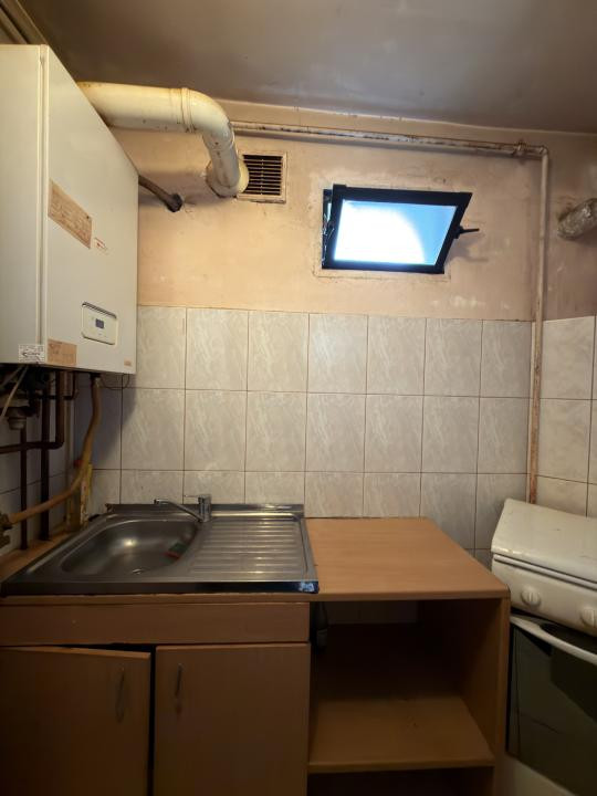 Apartament 3 camere, decomandat, etaj 1, zona Dorobantilor 