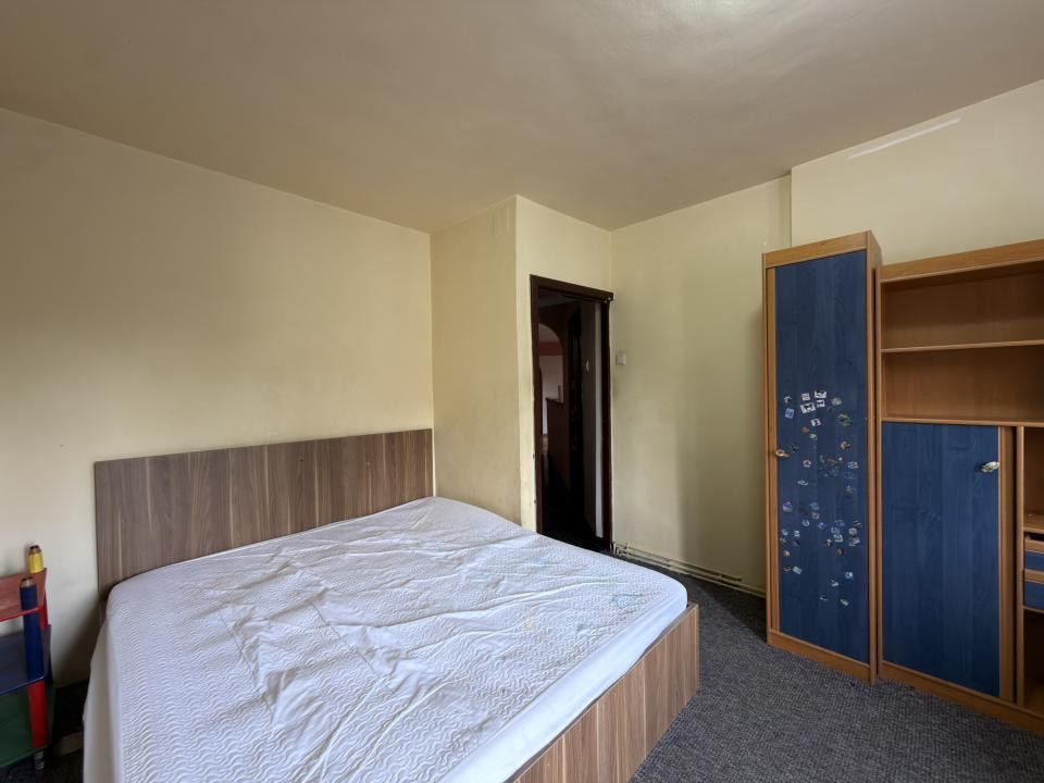 Apartament 3 camere, decomandat, etaj 1, zona Dorobantilor 