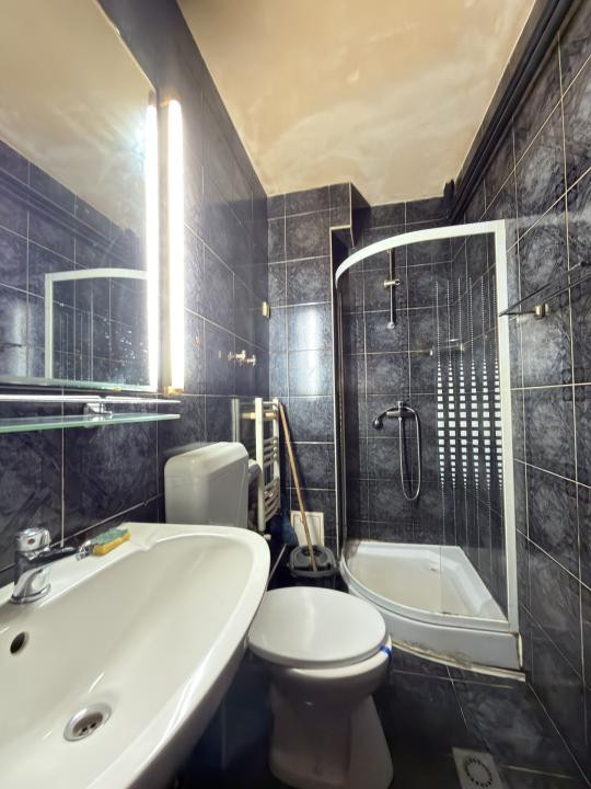 Apartament 3 camere, decomandat, etaj 1, zona Dorobantilor 