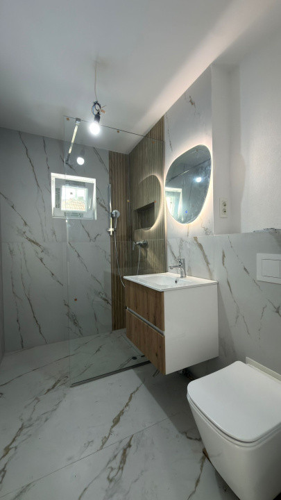 Apartament cu 3 camere, decomandat, 65mp, etaj 1 - zona Dambovita 