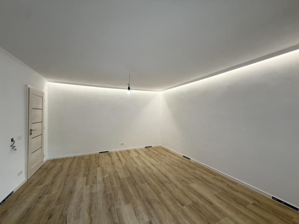 Apartament 4 camere, decomandat, 71 mp, etaj 1 - zona Dambovita 