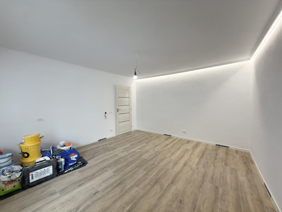Apartament 4 camere, decomandat, 71 mp, etaj 1 - zona Dambovita 