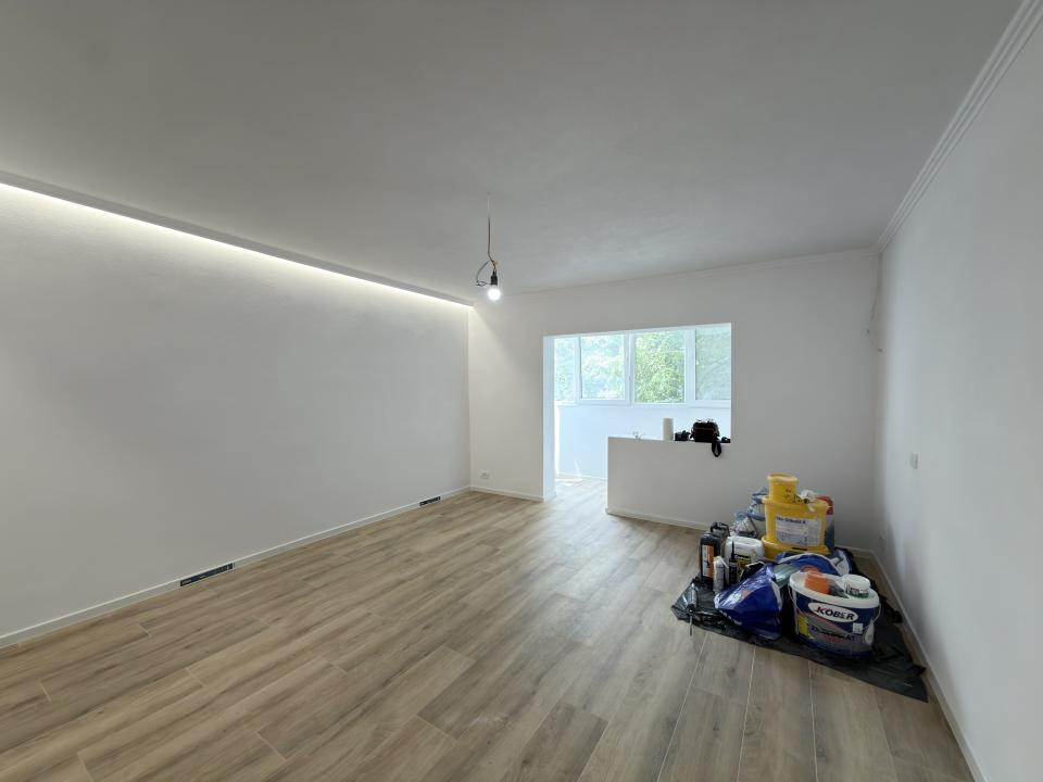 Apartament 4 camere, decomandat, 71 mp, etaj 1 - zona Dambovita 