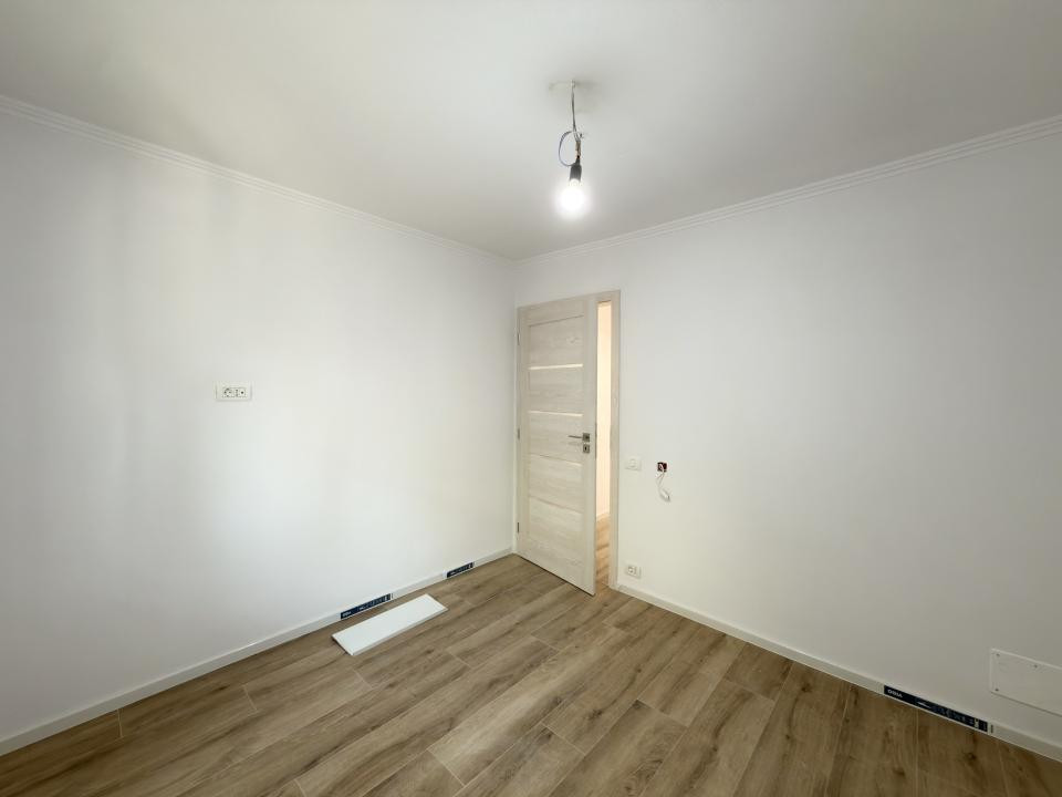 Apartament 4 camere, decomandat, 71 mp, etaj 1 - zona Dambovita 