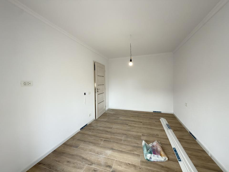 Apartament 4 camere, decomandat, 71 mp, etaj 1 - zona Dambovita 