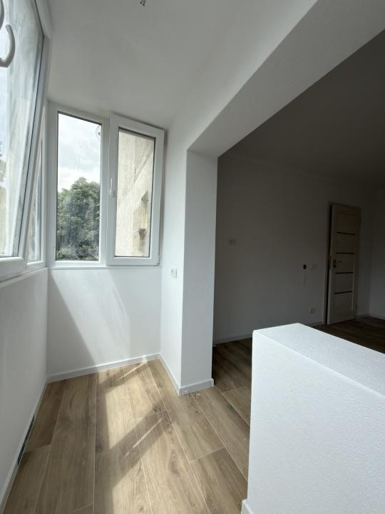 Apartament 4 camere, decomandat, 71 mp, etaj 1 - zona Dambovita 