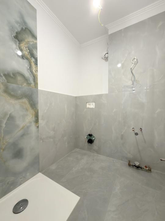 Apartament 4 camere, decomandat, 71 mp, etaj 1 - zona Dambovita 