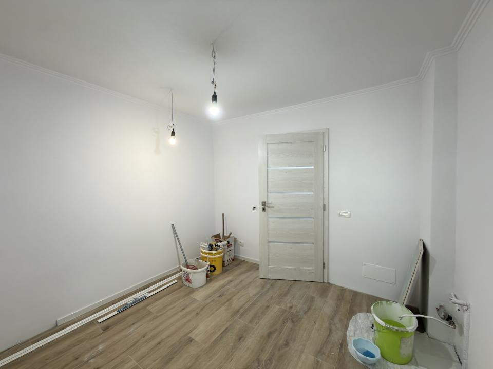 Apartament 4 camere, decomandat, 71 mp, etaj 1 - zona Dambovita 