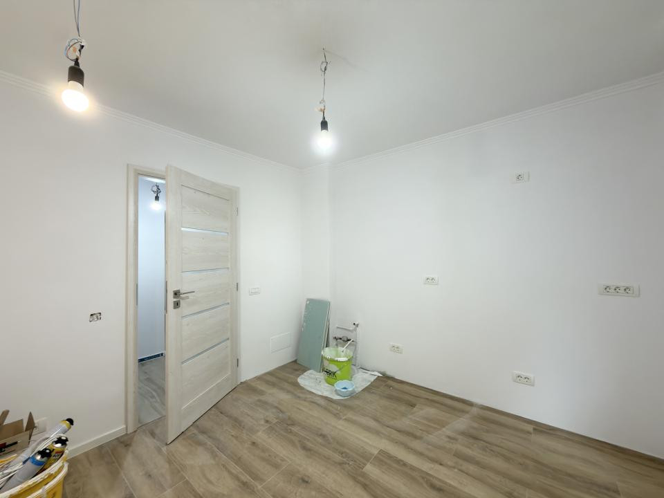 Apartament 4 camere, decomandat, 71 mp, etaj 1 - zona Dambovita 