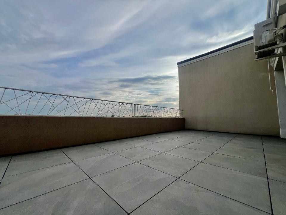 Penthouse modern, 2 camere, 57 mp utili, terasa 20 mp - Giroc