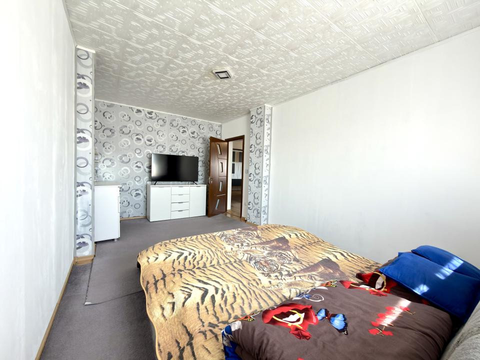Apartament 3 camere, decomandat, 72mp, mobilat si utilat - zona Soarelui