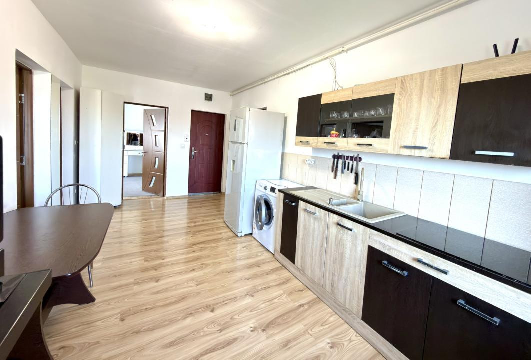 Apartament 3 camere, decomandat, 72mp, mobilat si utilat - zona Soarelui