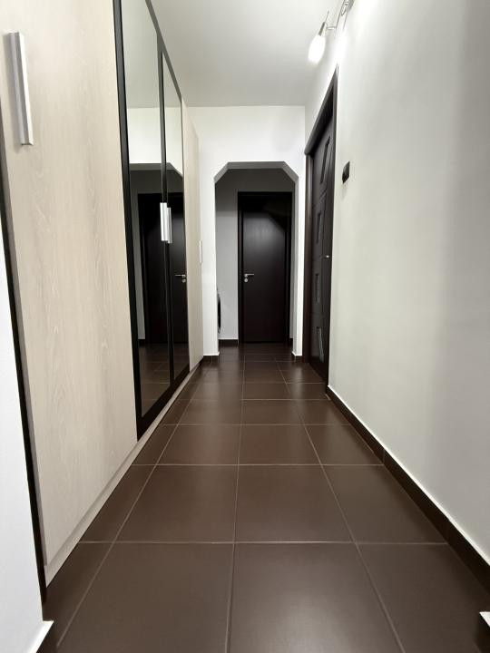 Apartament 3 camere, decomandat, etaj 4 cu acoperis, mobilat - Lipovei