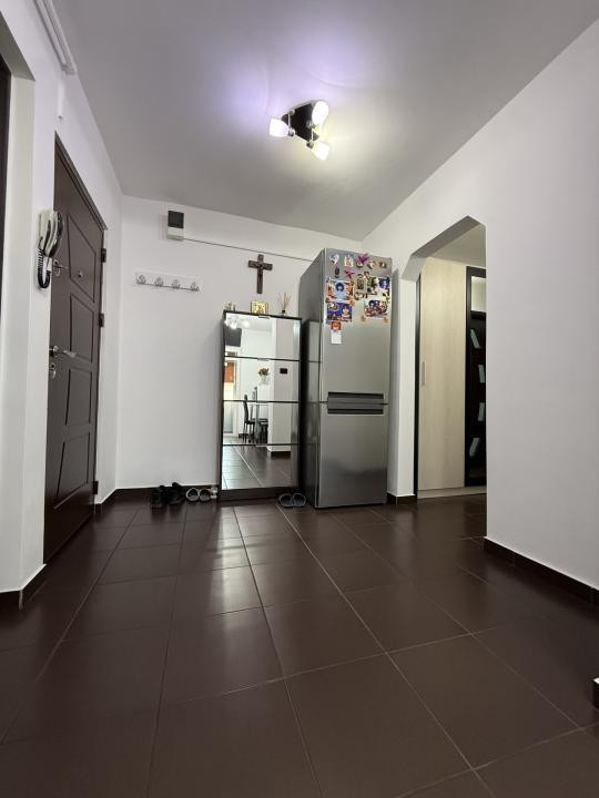 Apartament 3 camere, decomandat, etaj 4 cu acoperis, mobilat - Lipovei