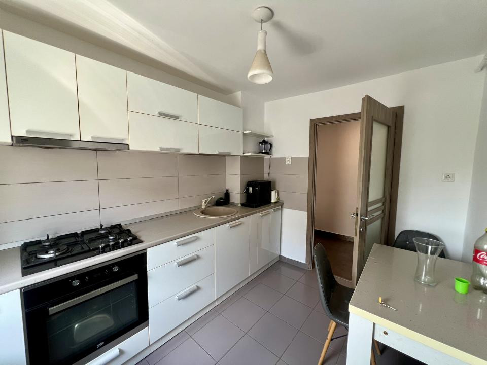  Apartament 3 camere, 64 mp utili, etaj 1 - zona Kiriac