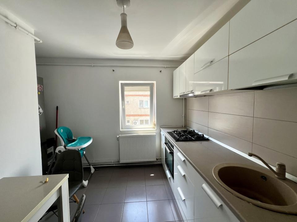  Apartament 3 camere, 64 mp utili, etaj 1 - zona Kiriac