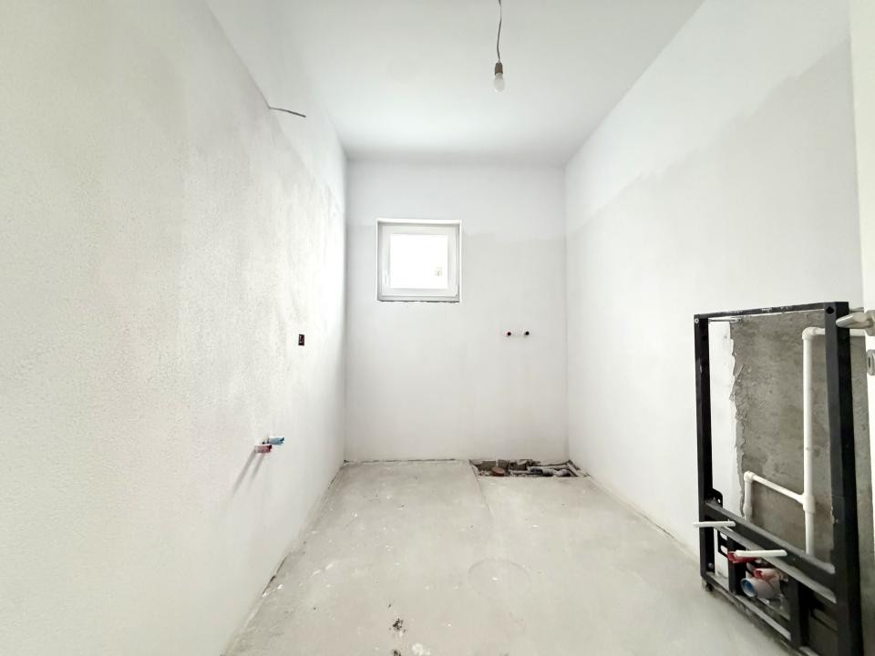 Casa individuala, 3 camere, 85 mp utili, 576 mp teren - Sanandrei