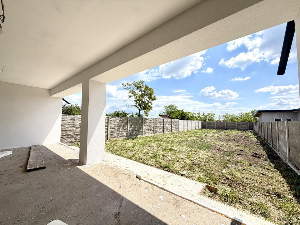 Casa individuala, 3 camere, 85 mp utili, 576 mp teren - Sanandrei