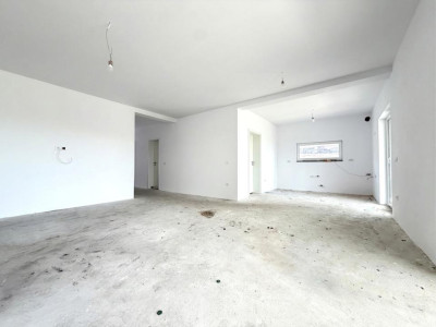 Casa individuala, 3 camere, 85 mp utili, 576 mp teren - Sanandrei