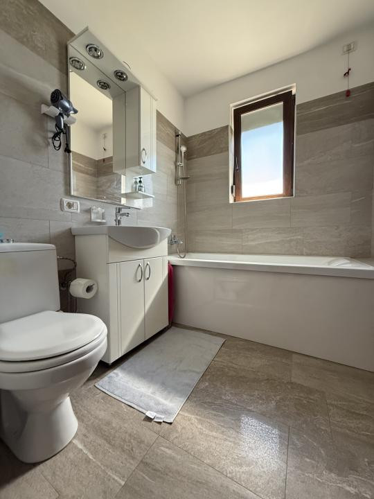 Apartament spatios, 4 camere, decomandat, etaj 3 - Giroc, zona Planetelor